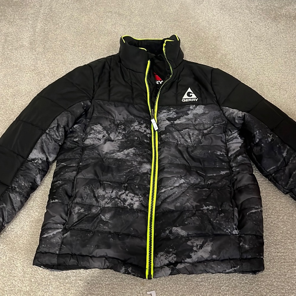 Boys M 10/12 GERRY winter jacket. Black and gray camouflage print